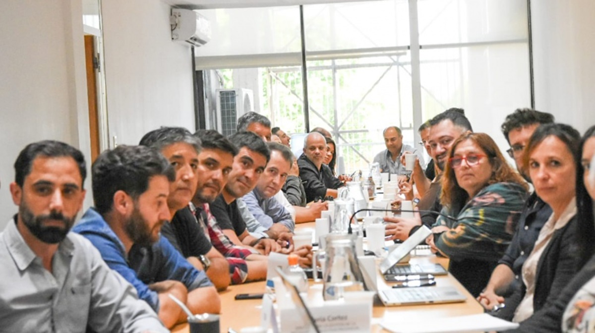 Provincia y gremios estatales acordaron un aumento salarial del 25% ...