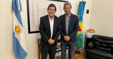 Hernán Arranz se reunió con Alberto Sileoni para tratar la finalización del SUM de la Escuela Primaria N° 2