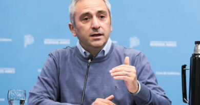 Larroque cuestionó la falta de sentido de la realidad del gobierno nacional