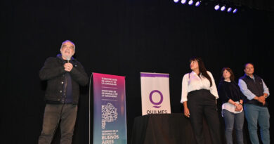 La Provincia entregó más de 200 escrituras a familias de Quilmes