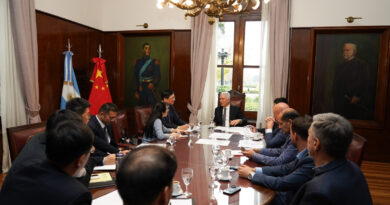 Alak recibió a autoridades de Shanghái para abordar políticas de seguridad y orden público