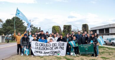 Monte Hermoso celebró el regreso a la ciudad de Juan Martín Ceballes, bicampeón del mundo con Los Halcones