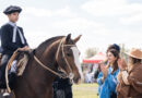 Imponente desfile de caballos en el Distrito Ecológico Roggero